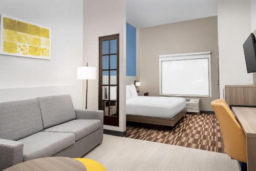 Comfort Suites Lake City - image 7