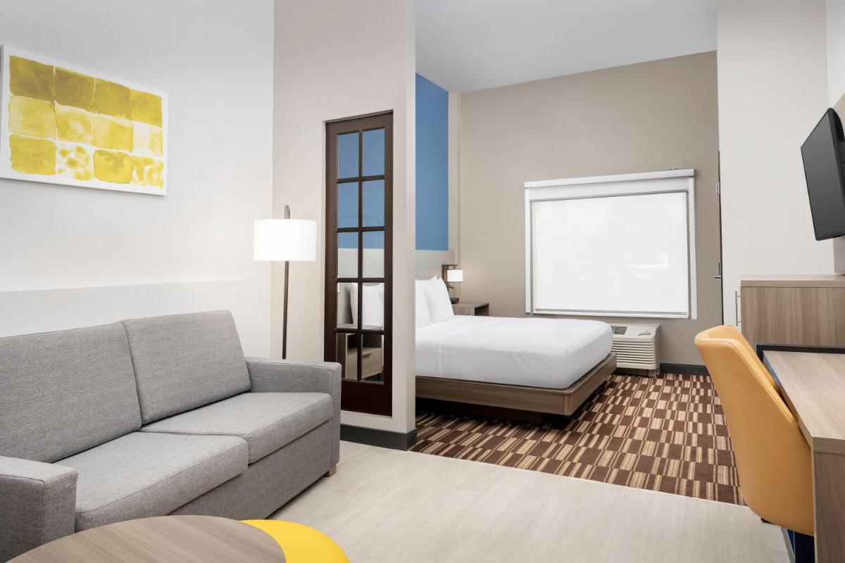 Comfort Suites Lake City - image 7