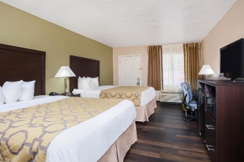 Baymont by Wyndham Lake City - image 33