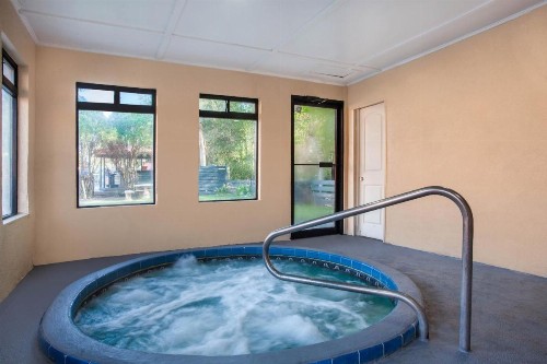 Baymont by Wyndham Lake City - image 36