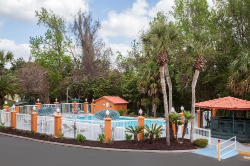 Baymont by Wyndham Lake City - image 45