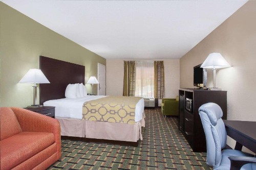 Baymont by Wyndham Lake City - image 49