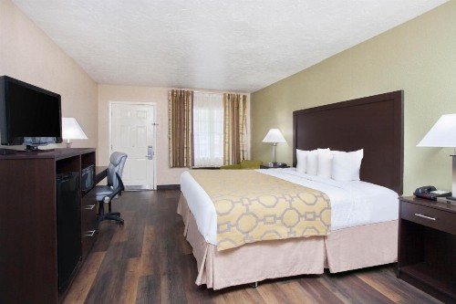 Baymont by Wyndham Lake City - image 50