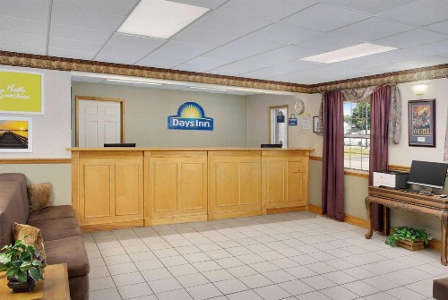 Days Inn by Wyndham Lake City I-75 - image 13