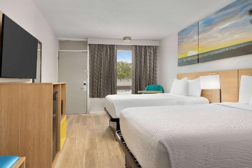 Days Inn by Wyndham Lake City I-75 - image 19