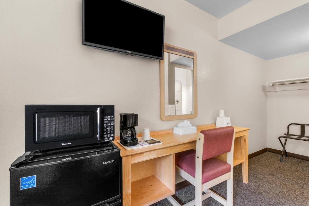Americas Best Value Inn - Lake City - image 4