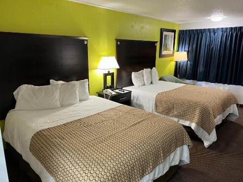 Driftwood Inn - Lake City - image 6