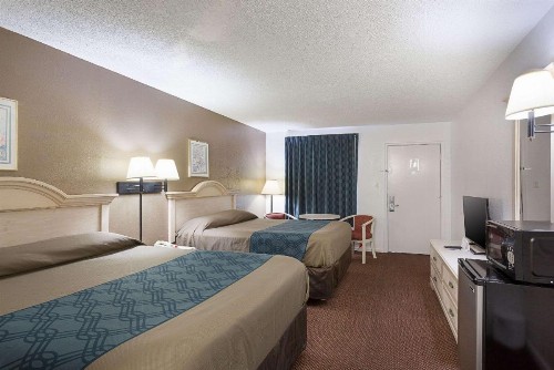 Rodeway Inn Lake City I-75 - image 27