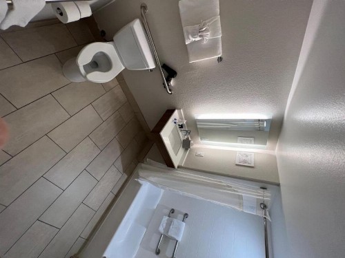 Holiday Inn Express Hotel & Suites Lake Elsinore an IHG Hotel - image 24