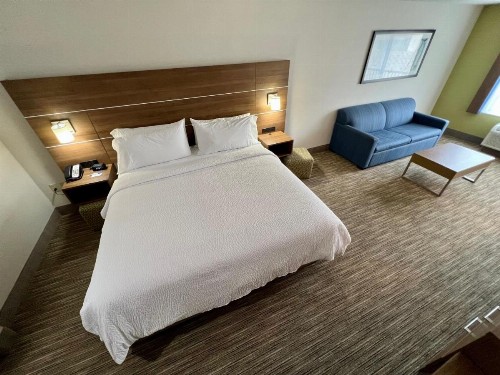 Holiday Inn Express Hotel & Suites Lake Elsinore an IHG Hotel - image 26