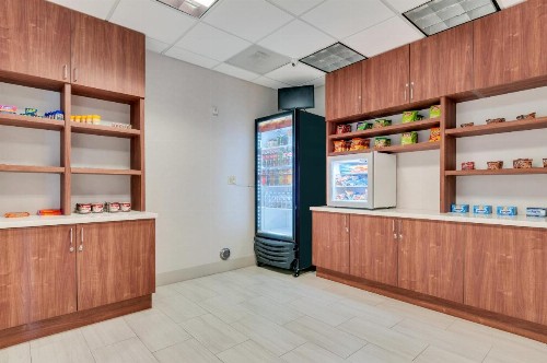Holiday Inn Express Hotel & Suites Lake Elsinore an IHG Hotel - image 39