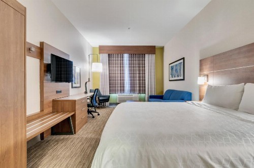 Holiday Inn Express Hotel & Suites Lake Elsinore an IHG Hotel - image 45
