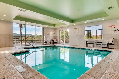 Holiday Inn Express Hotel & Suites Lake Elsinore an IHG Hotel - image 50
