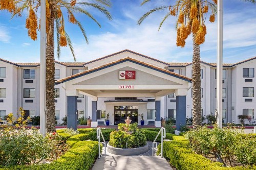 Best Western Plus Lake Elsinore Inn & Suites - image 12