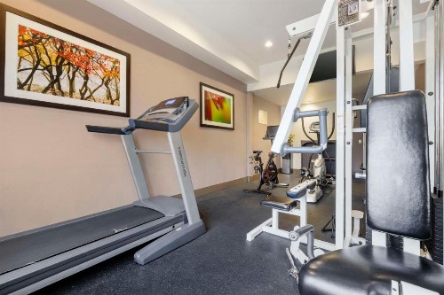 Best Western Plus Lake Elsinore Inn & Suites - image 17
