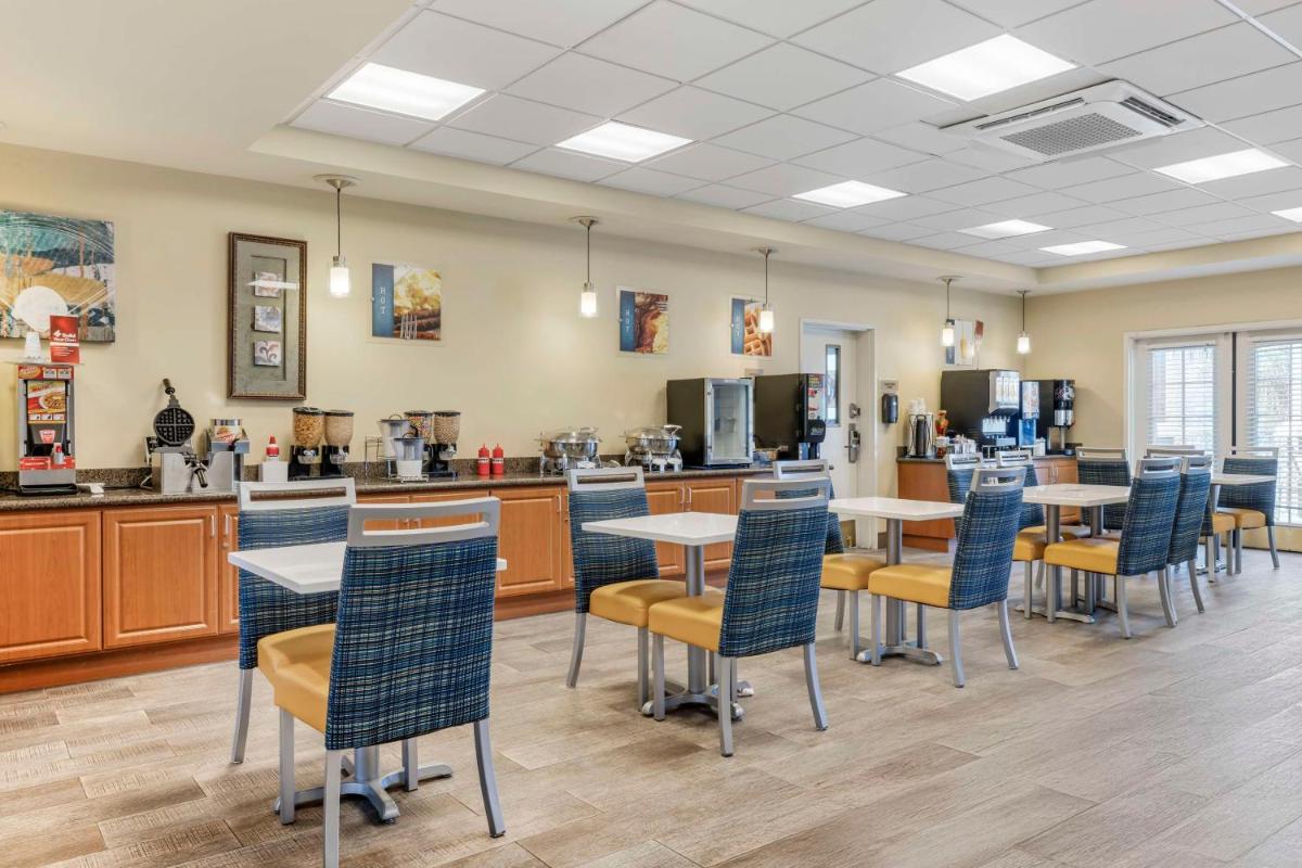 Best Western Plus Lake Elsinore Inn & Suites - image 5