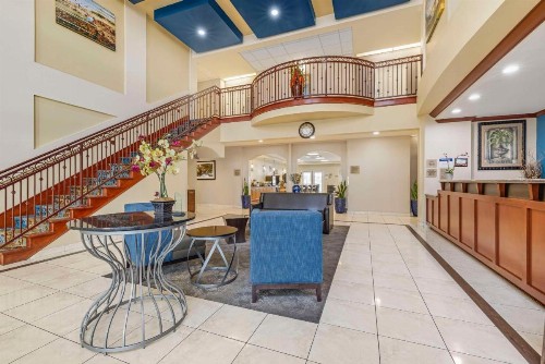 Best Western Plus Lake Elsinore Inn & Suites - image 9