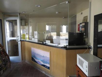 Travel Inn Lake Elsinore - image 10