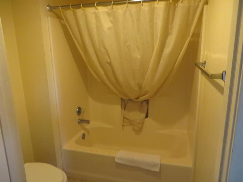 Travel Inn Lake Elsinore - image 5