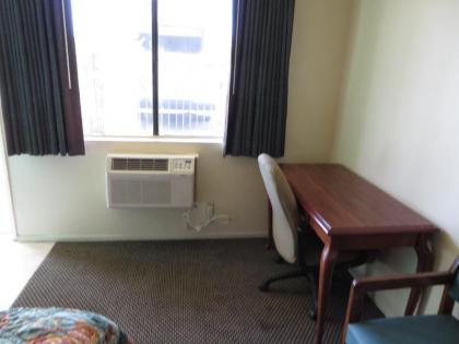 Travel Inn Lake Elsinore - image 6