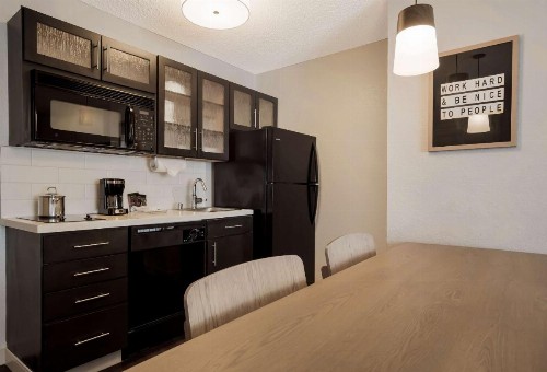 Sonesta Simply Suites Irvine East Foothill - image 17