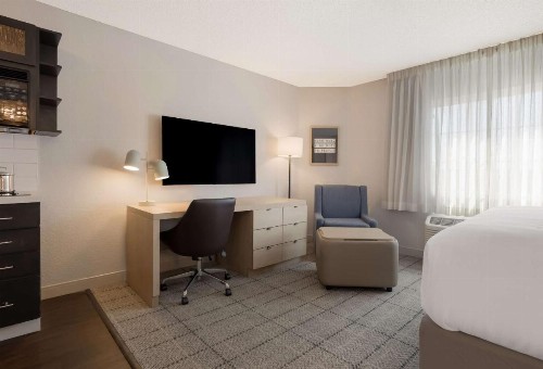 Sonesta Simply Suites Irvine East Foothill - image 18