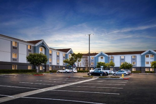 Sonesta Simply Suites Irvine East Foothill - image 6