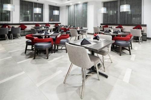 Hilton Garden Inn Irvine Spectrum Lake Forest - image 17