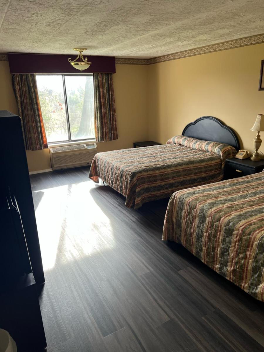 Chateau Royale Inn - main image