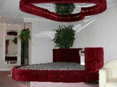 Chateau Royale Inn - image 4