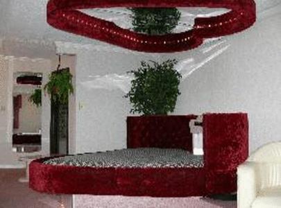 Chateau Royale Inn - image 4