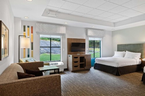 Hampton Inn & Suites Lake George - image 26
