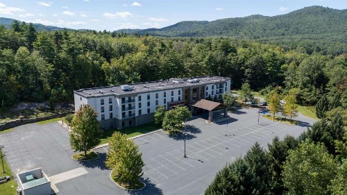 Hampton Inn & Suites Lake George - image 38