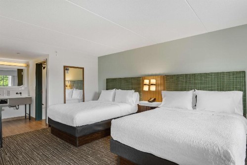 Hampton Inn & Suites Lake George - image 41
