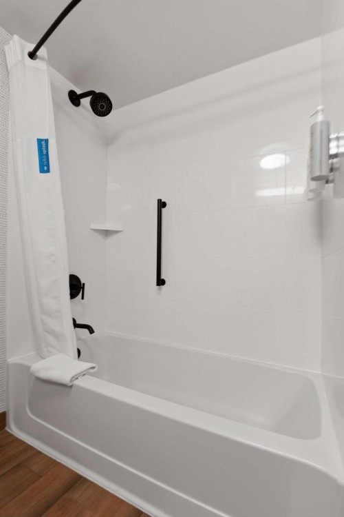 Hampton Inn & Suites Lake George - image 47