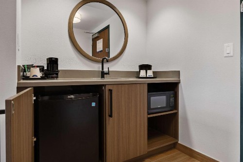 Hampton Inn & Suites Lake George - image 48