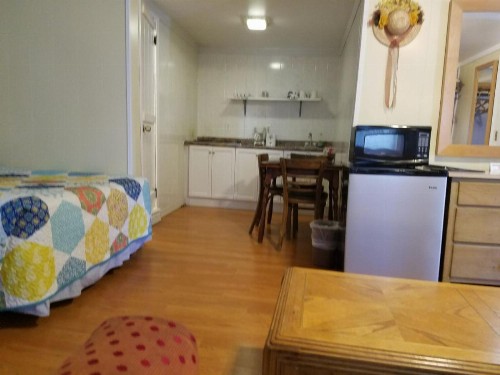 Seven Dwarfs Motel & Cabins - image 20