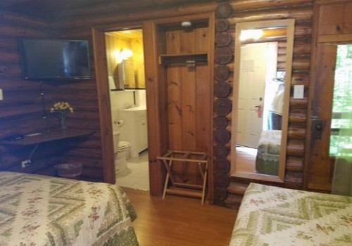 Seven Dwarfs Motel & Cabins - image 34