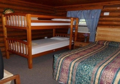 Seven Dwarfs Motel & Cabins - image 36