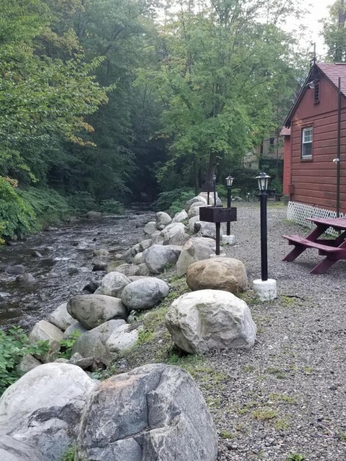 Seven Dwarfs Motel & Cabins - image 46
