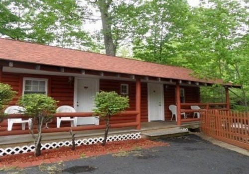 Seven Dwarfs Motel & Cabins - image 8