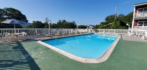 Pinebrook Motel - image 2