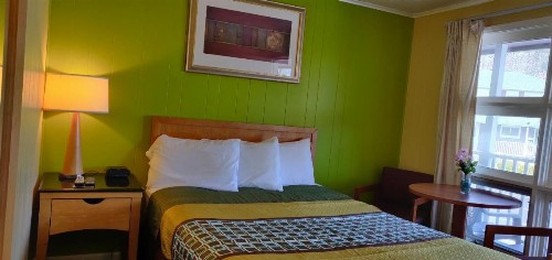 Pinebrook Motel - image 24
