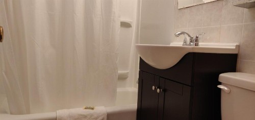 Pinebrook Motel - image 38