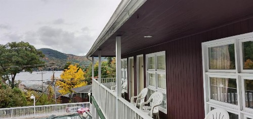 Pinebrook Motel - image 41
