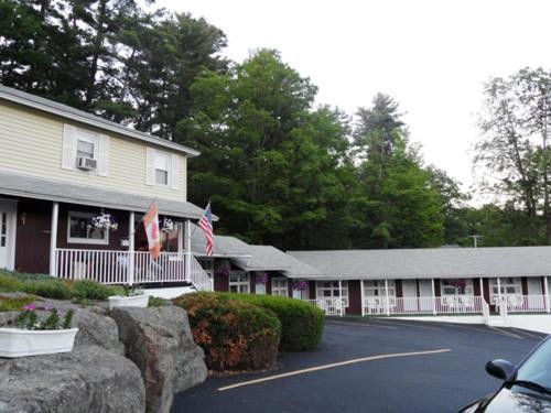 Pinebrook Motel - image 49