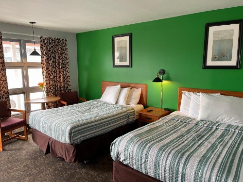 Pinebrook Motel - image 7