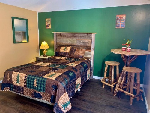 Motel Montreal - image 13