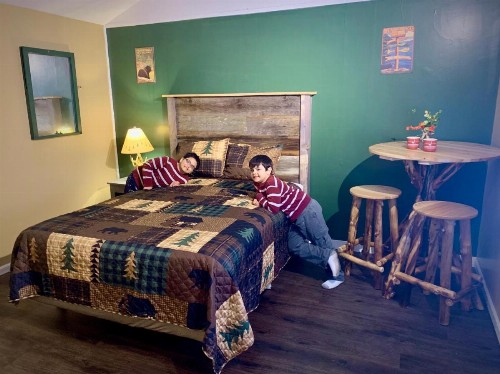 Motel Montreal - image 24