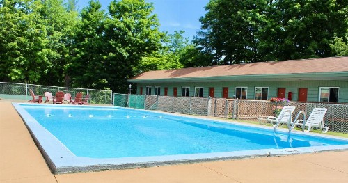 Motel Montreal - image 26